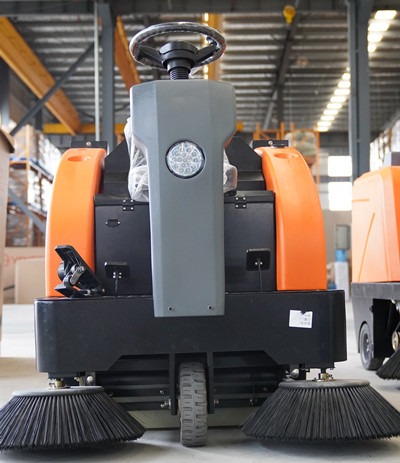 榮事達小型DS120駕駛式掃地機 榮事達小型DS120駕駛式掃地機.jpg