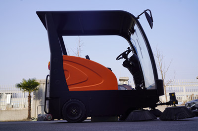 物業(yè)選擇電動(dòng)掃地機(jī)要注意這些 物業(yè)選擇電動(dòng)掃地機(jī)要注意這些.jpg